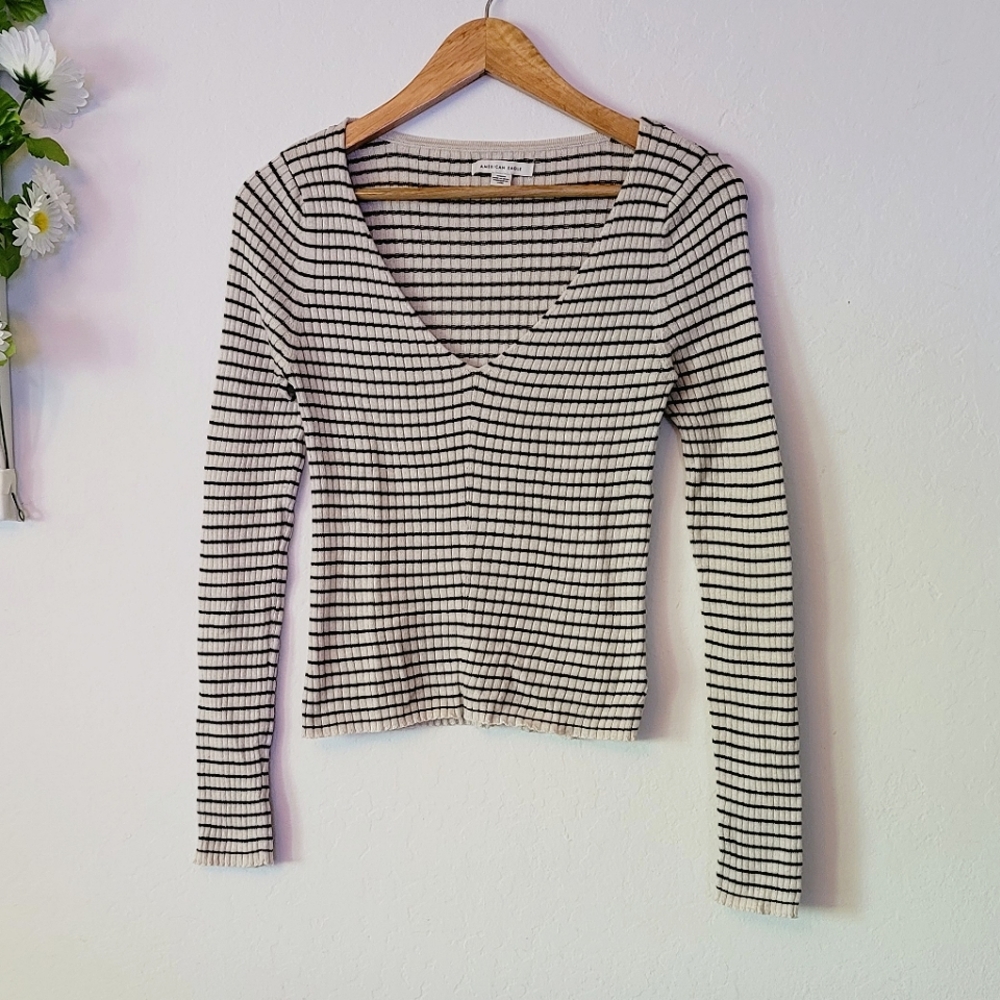 American Eagle Striped Cropped Sweater Size M Cream Black